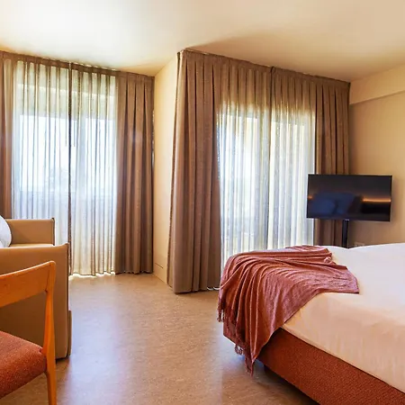 Ozadi - Eurotel 4*